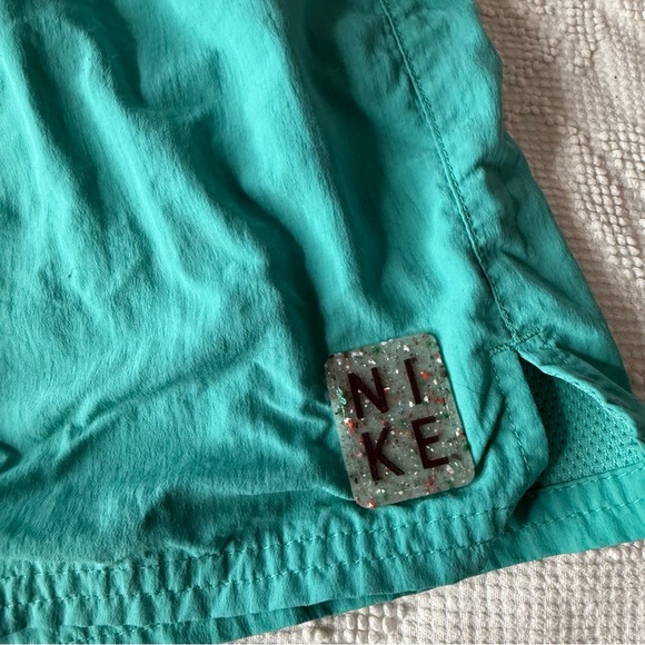 Nike Swim Trunks Mens Size L Green Swim Mesh Lined Shorts Solid Drawstring - Picture 2 of 7